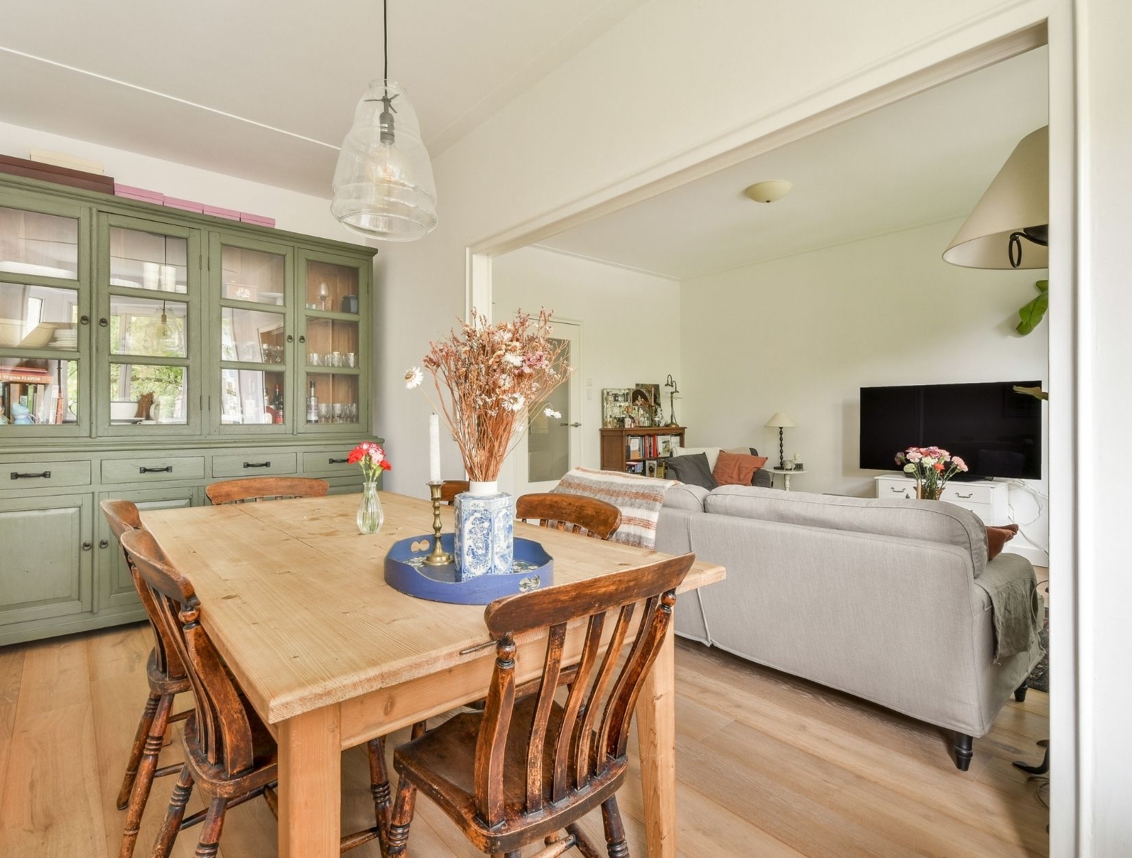 Who offers professional deep cleaning for hard to reach areas?